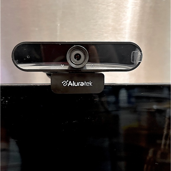 Aluratek webcam 1080P HD - model AWC03F - Picture 2 of 9